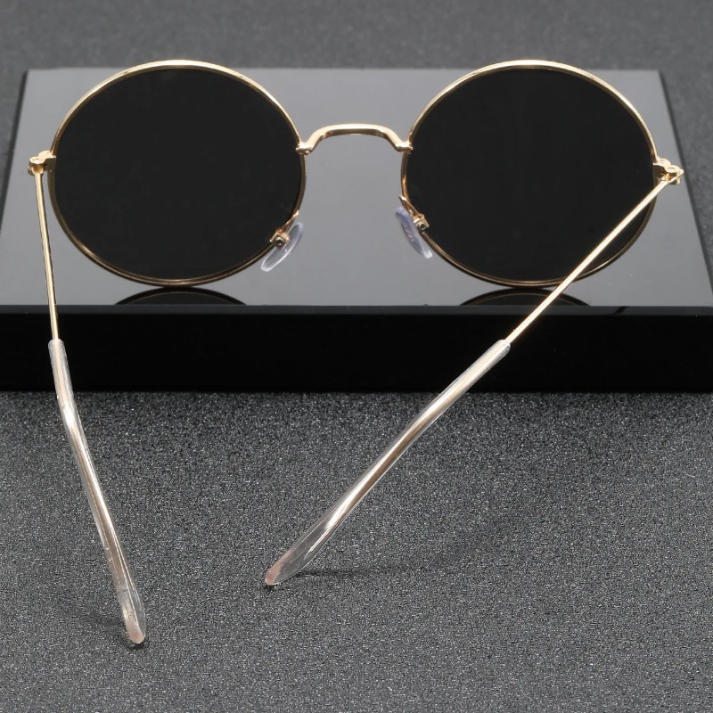Retro Men Punk Style Sunglasse - Metal Photo Panel recensione e prezzo